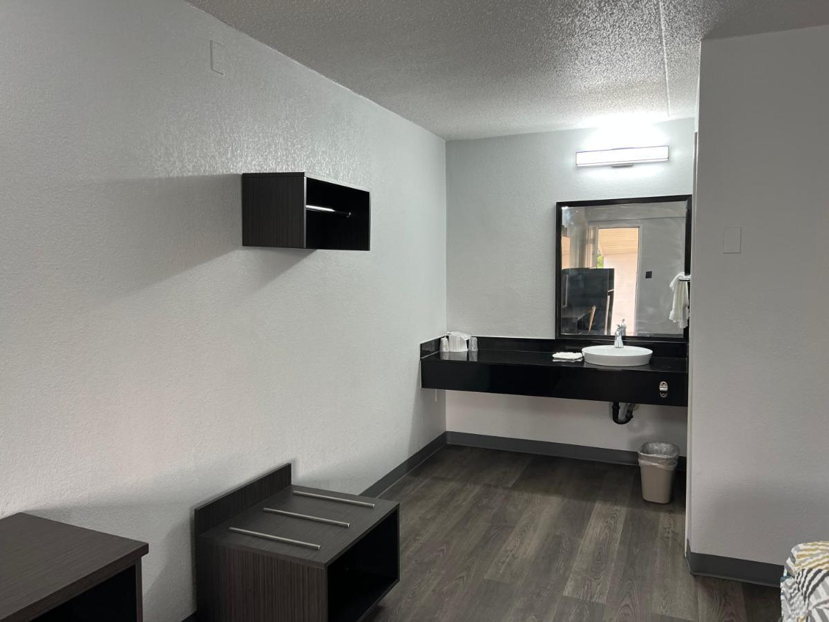 Motel 6-Middleburg Heights, Oh - Cleveland Экстерьер фото