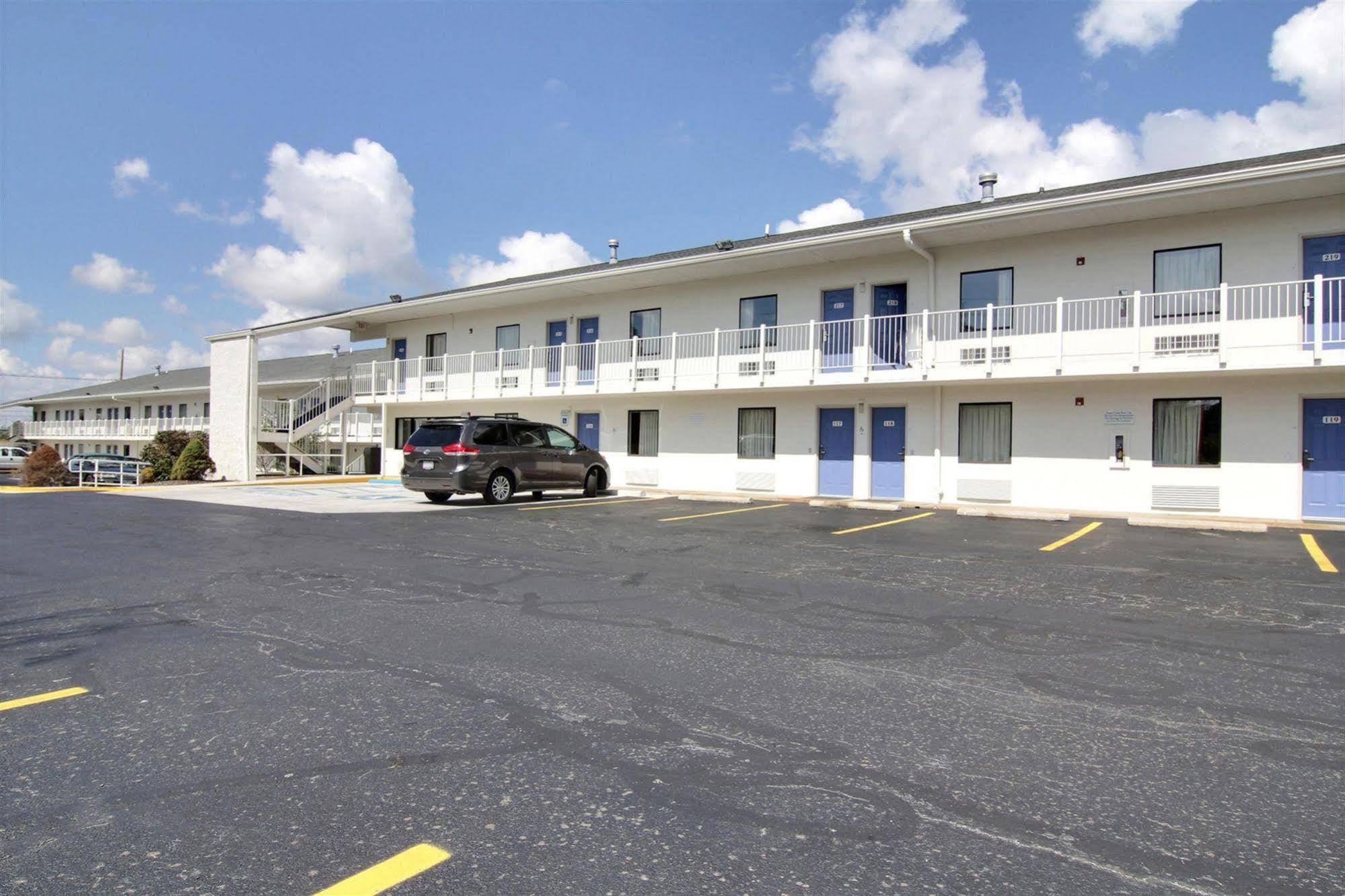 Motel 6-Middleburg Heights, Oh - Cleveland Экстерьер фото