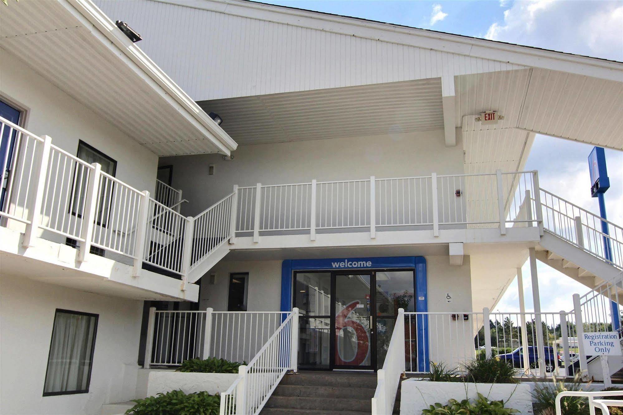 Motel 6-Middleburg Heights, Oh - Cleveland Экстерьер фото