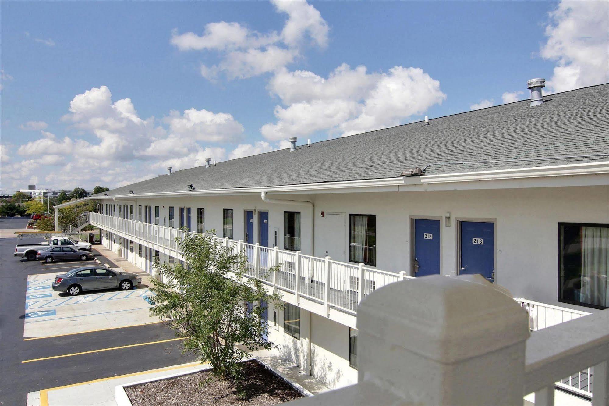 Motel 6-Middleburg Heights, Oh - Cleveland Экстерьер фото